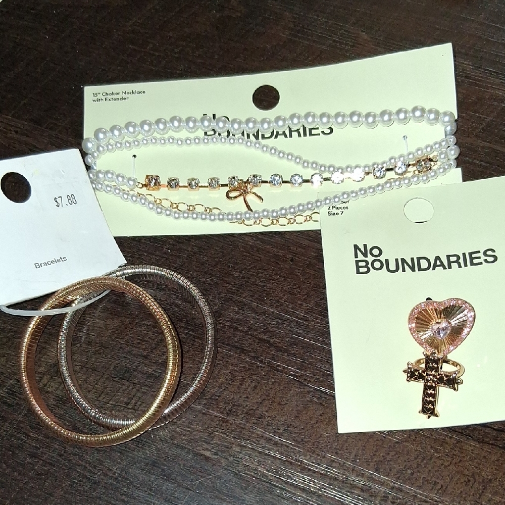 No Boundaries Gold and Silver Bracelet, Ring And Choker Necklace Set